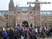 [P04] Coada imensa la Rijks Museum (doar 20% din ea)  » foto by motanu_rau*
 - 
<span class="allrVoted glyphicon glyphicon-heart hidden" id="av416743"></span>
<a class="m-l-10 hidden" id="sv416743" onclick="voting_Foto_DelVot(,416743,1639)" role="button">șterge vot <span class="glyphicon glyphicon-remove"></span></a>
<a id="v9416743" class=" c-red"  onclick="voting_Foto_SetVot(416743)" role="button"><span class="glyphicon glyphicon-heart-empty"></span> <b>LIKE</b> = Votează poza</a> <img class="hidden"  id="f416743W9" src="/imagini/loader.gif" border="0" /><span class="AjErrMes hidden" id="e416743ErM"></span>
