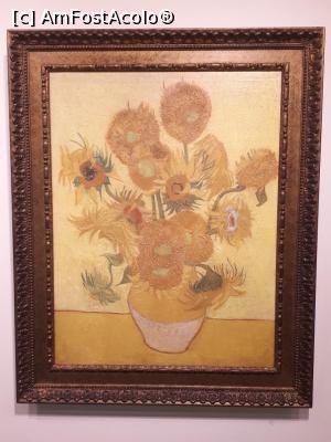 [P01] Floarea soarelui la Muzeul Van Gogh - replica de la Museum Shop pt ca originalul nu poate fi fotografiat » foto by Dimosu
 - 
<span class="allrVoted glyphicon glyphicon-heart hidden" id="av914705"></span>
<a class="m-l-10 hidden" id="sv914705" onclick="voting_Foto_DelVot(,914705,1639)" role="button">șterge vot <span class="glyphicon glyphicon-remove"></span></a>
<a id="v9914705" class=" c-red"  onclick="voting_Foto_SetVot(914705)" role="button"><span class="glyphicon glyphicon-heart-empty"></span> <b>LIKE</b> = Votează poza</a> <img class="hidden"  id="f914705W9" src="/imagini/loader.gif" border="0" /><span class="AjErrMes hidden" id="e914705ErM"></span>