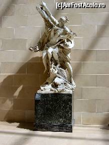 [P16] O alta sculptura din cadrul Luvrului. » foto by Traveller
 - 
<span class="allrVoted glyphicon glyphicon-heart hidden" id="av55049"></span>
<a class="m-l-10 hidden" id="sv55049" onclick="voting_Foto_DelVot(,55049,1684)" role="button">șterge vot <span class="glyphicon glyphicon-remove"></span></a>
<a id="v955049" class=" c-red"  onclick="voting_Foto_SetVot(55049)" role="button"><span class="glyphicon glyphicon-heart-empty"></span> <b>LIKE</b> = Votează poza</a> <img class="hidden"  id="f55049W9" src="/imagini/loader.gif" border="0" /><span class="AjErrMes hidden" id="e55049ErM"></span>