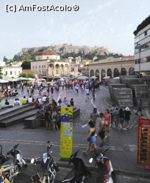 [P12] Aglomerația din Piața Monastiraki - în fundal, Acropolele » foto by Carmen Ion
 - 
<span class="allrVoted glyphicon glyphicon-heart hidden" id="av1038543"></span>
<a class="m-l-10 hidden" id="sv1038543" onclick="voting_Foto_DelVot(,1038543,1710)" role="button">șterge vot <span class="glyphicon glyphicon-remove"></span></a>
<a id="v91038543" class=" c-red"  onclick="voting_Foto_SetVot(1038543)" role="button"><span class="glyphicon glyphicon-heart-empty"></span> <b>LIKE</b> = Votează poza</a> <img class="hidden"  id="f1038543W9" src="/imagini/loader.gif" border="0" /><span class="AjErrMes hidden" id="e1038543ErM"></span>