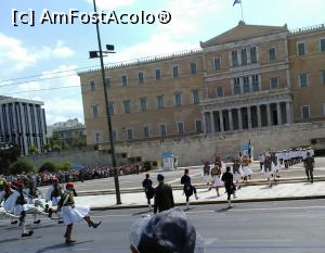 [P07] Schimbarea gărzii la Parlament, în Piața Syntagma » foto by Carmen Ion
 - 
<span class="allrVoted glyphicon glyphicon-heart hidden" id="av1038538"></span>
<a class="m-l-10 hidden" id="sv1038538" onclick="voting_Foto_DelVot(,1038538,1710)" role="button">șterge vot <span class="glyphicon glyphicon-remove"></span></a>
<a id="v91038538" class=" c-red"  onclick="voting_Foto_SetVot(1038538)" role="button"><span class="glyphicon glyphicon-heart-empty"></span> <b>LIKE</b> = Votează poza</a> <img class="hidden"  id="f1038538W9" src="/imagini/loader.gif" border="0" /><span class="AjErrMes hidden" id="e1038538ErM"></span>