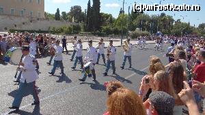 [P24] Schimbarea garzii - Piata Syntagma » foto by Camelia19
 - 
<span class="allrVoted glyphicon glyphicon-heart hidden" id="av585976"></span>
<a class="m-l-10 hidden" id="sv585976" onclick="voting_Foto_DelVot(,585976,1710)" role="button">șterge vot <span class="glyphicon glyphicon-remove"></span></a>
<a id="v9585976" class=" c-red"  onclick="voting_Foto_SetVot(585976)" role="button"><span class="glyphicon glyphicon-heart-empty"></span> <b>LIKE</b> = Votează poza</a> <img class="hidden"  id="f585976W9" src="/imagini/loader.gif" border="0" /><span class="AjErrMes hidden" id="e585976ErM"></span>
