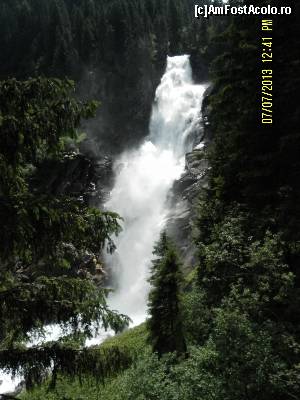 [P16] Cascada Krimml, precum voalul unei mirese » foto by Alina53
 - 
<span class="allrVoted glyphicon glyphicon-heart hidden" id="av600452"></span>
<a class="m-l-10 hidden" id="sv600452" onclick="voting_Foto_DelVot(,600452,1735)" role="button">șterge vot <span class="glyphicon glyphicon-remove"></span></a>
<a id="v9600452" class=" c-red"  onclick="voting_Foto_SetVot(600452)" role="button"><span class="glyphicon glyphicon-heart-empty"></span> <b>LIKE</b> = Votează poza</a> <img class="hidden"  id="f600452W9" src="/imagini/loader.gif" border="0" /><span class="AjErrMes hidden" id="e600452ErM"></span>