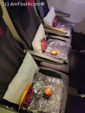 [P23] Zborul Doha - Bangkok; facilități » foto by crismis
 - 
<span class="allrVoted glyphicon glyphicon-heart hidden" id="av1357619"></span>
<a class="m-l-10 hidden" id="sv1357619" onclick="voting_Foto_DelVot(,1357619,1769)" role="button">șterge vot <span class="glyphicon glyphicon-remove"></span></a>
<a id="v91357619" class=" c-red"  onclick="voting_Foto_SetVot(1357619)" role="button"><span class="glyphicon glyphicon-heart-empty"></span> <b>LIKE</b> = Votează poza</a> <img class="hidden"  id="f1357619W9" src="/imagini/loader.gif" border="0" /><span class="AjErrMes hidden" id="e1357619ErM"></span>