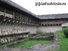 [P2x] ruine in curtea interioara » foto by cristi_an3000
 - 
<span class="allrVoted glyphicon glyphicon-heart hidden" id="av19511"></span>
<a class="m-l-10 hidden" id="sv19511" onclick="voting_Foto_DelVot(,19511,1781)" role="button">șterge vot <span class="glyphicon glyphicon-remove"></span></a>
<a id="v919511" class=" c-red"  onclick="voting_Foto_SetVot(19511)" role="button"><span class="glyphicon glyphicon-heart-empty"></span> <b>LIKE</b> = Votează poza</a> <img class="hidden"  id="f19511W9" src="/imagini/loader.gif" border="0" /><span class="AjErrMes hidden" id="e19511ErM"></span>