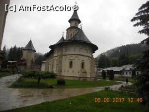 [P21] Biserica de la mănăstirea Putna » foto by zlatna
 - 
<span class="allrVoted glyphicon glyphicon-heart hidden" id="av889315"></span>
<a class="m-l-10 hidden" id="sv889315" onclick="voting_Foto_DelVot(,889315,1781)" role="button">șterge vot <span class="glyphicon glyphicon-remove"></span></a>
<a id="v9889315" class=" c-red"  onclick="voting_Foto_SetVot(889315)" role="button"><span class="glyphicon glyphicon-heart-empty"></span> <b>LIKE</b> = Votează poza</a> <img class="hidden"  id="f889315W9" src="/imagini/loader.gif" border="0" /><span class="AjErrMes hidden" id="e889315ErM"></span>