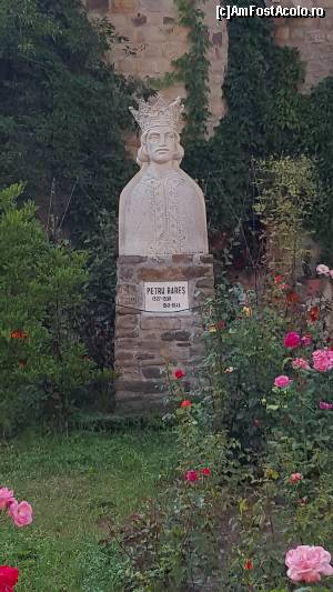 [P04] Statuia lui Stefan cel Mare si Sfant la loc de cinste in curtea Manastirii Putna.  » foto by generalu
 - 
<span class="allrVoted glyphicon glyphicon-heart hidden" id="av657278"></span>
<a class="m-l-10 hidden" id="sv657278" onclick="voting_Foto_DelVot(,657278,1781)" role="button">șterge vot <span class="glyphicon glyphicon-remove"></span></a>
<a id="v9657278" class=" c-red"  onclick="voting_Foto_SetVot(657278)" role="button"><span class="glyphicon glyphicon-heart-empty"></span> <b>LIKE</b> = Votează poza</a> <img class="hidden"  id="f657278W9" src="/imagini/loader.gif" border="0" /><span class="AjErrMes hidden" id="e657278ErM"></span>