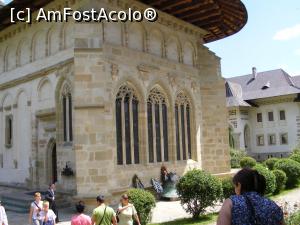[P20] Fatada de vest, cu cele trei ferestre cu arcade cu influente transilvane » foto by liviu49
 - 
<span class="allrVoted glyphicon glyphicon-heart hidden" id="av1039099"></span>
<a class="m-l-10 hidden" id="sv1039099" onclick="voting_Foto_DelVot(,1039099,1781)" role="button">șterge vot <span class="glyphicon glyphicon-remove"></span></a>
<a id="v91039099" class=" c-red"  onclick="voting_Foto_SetVot(1039099)" role="button"><span class="glyphicon glyphicon-heart-empty"></span> <b>LIKE</b> = Votează poza</a> <img class="hidden"  id="f1039099W9" src="/imagini/loader.gif" border="0" /><span class="AjErrMes hidden" id="e1039099ErM"></span>