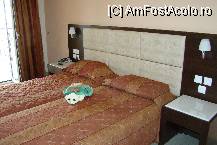 [P23] Un dormitor la Hotel Majestic. P.S.broscuta imi apartine! » foto by nusha2160
 - 
<span class="allrVoted glyphicon glyphicon-heart hidden" id="av106173"></span>
<a class="m-l-10 hidden" id="sv106173" onclick="voting_Foto_DelVot(,106173,1787)" role="button">șterge vot <span class="glyphicon glyphicon-remove"></span></a>
<a id="v9106173" class=" c-red"  onclick="voting_Foto_SetVot(106173)" role="button"><span class="glyphicon glyphicon-heart-empty"></span> <b>LIKE</b> = Votează poza</a> <img class="hidden"  id="f106173W9" src="/imagini/loader.gif" border="0" /><span class="AjErrMes hidden" id="e106173ErM"></span>
