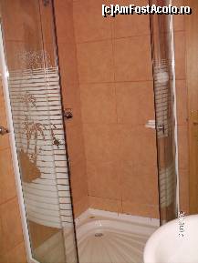 [P05] Cabina de dus din baie » foto by Valentina69
 - 
<span class="allrVoted glyphicon glyphicon-heart hidden" id="av47061"></span>
<a class="m-l-10 hidden" id="sv47061" onclick="voting_Foto_DelVot(,47061,1852)" role="button">șterge vot <span class="glyphicon glyphicon-remove"></span></a>
<a id="v947061" class=" c-red"  onclick="voting_Foto_SetVot(47061)" role="button"><span class="glyphicon glyphicon-heart-empty"></span> <b>LIKE</b> = Votează poza</a> <img class="hidden"  id="f47061W9" src="/imagini/loader.gif" border="0" /><span class="AjErrMes hidden" id="e47061ErM"></span>