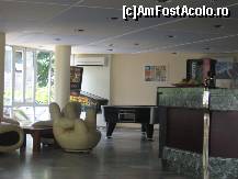 [P14] O parte din holul hotelului. In fata un joc pentru copii si biliardul iar in dreapta era barul. Iarasi o idee pentru facut bani, jocul si biliardul se foloseau contra cost. » foto by sharky1973
 - 
<span class="allrVoted glyphicon glyphicon-heart hidden" id="av107027"></span>
<a class="m-l-10 hidden" id="sv107027" onclick="voting_Foto_DelVot(,107027,1859)" role="button">șterge vot <span class="glyphicon glyphicon-remove"></span></a>
<a id="v9107027" class=" c-red"  onclick="voting_Foto_SetVot(107027)" role="button"><span class="glyphicon glyphicon-heart-empty"></span> <b>LIKE</b> = Votează poza</a> <img class="hidden"  id="f107027W9" src="/imagini/loader.gif" border="0" /><span class="AjErrMes hidden" id="e107027ErM"></span>