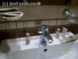 [P11] Baia: gel de dus, etc » foto by cristina47*
 - 
<span class="allrVoted glyphicon glyphicon-heart hidden" id="av916839"></span>
<a class="m-l-10 hidden" id="sv916839" onclick="voting_Foto_DelVot(,916839,1879)" role="button">șterge vot <span class="glyphicon glyphicon-remove"></span></a>
<a id="v9916839" class=" c-red"  onclick="voting_Foto_SetVot(916839)" role="button"><span class="glyphicon glyphicon-heart-empty"></span> <b>LIKE</b> = Votează poza</a> <img class="hidden"  id="f916839W9" src="/imagini/loader.gif" border="0" /><span class="AjErrMes hidden" id="e916839ErM"></span>