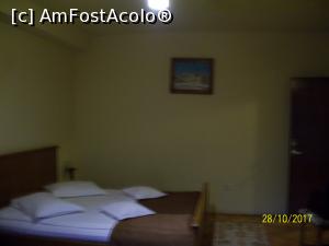 [P06] Patul si usa de la intrare din holul interior » foto by cristina47*
 - 
<span class="allrVoted glyphicon glyphicon-heart hidden" id="av916834"></span>
<a class="m-l-10 hidden" id="sv916834" onclick="voting_Foto_DelVot(,916834,1879)" role="button">șterge vot <span class="glyphicon glyphicon-remove"></span></a>
<a id="v9916834" class=" c-red"  onclick="voting_Foto_SetVot(916834)" role="button"><span class="glyphicon glyphicon-heart-empty"></span> <b>LIKE</b> = Votează poza</a> <img class="hidden"  id="f916834W9" src="/imagini/loader.gif" border="0" /><span class="AjErrMes hidden" id="e916834ErM"></span>