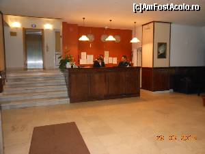 [P03] Hotel Belvedere - Predeal. Recepţia şi liftul.  » foto by iulianic
 - 
<span class="allrVoted glyphicon glyphicon-heart hidden" id="av606686"></span>
<a class="m-l-10 hidden" id="sv606686" onclick="voting_Foto_DelVot(,606686,1883)" role="button">șterge vot <span class="glyphicon glyphicon-remove"></span></a>
<a id="v9606686" class=" c-red"  onclick="voting_Foto_SetVot(606686)" role="button"><span class="glyphicon glyphicon-heart-empty"></span> <b>LIKE</b> = Votează poza</a> <img class="hidden"  id="f606686W9" src="/imagini/loader.gif" border="0" /><span class="AjErrMes hidden" id="e606686ErM"></span>