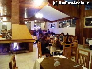 [P11] restaurant hotel belvedere cu formatie live » foto by clau70
 - 
<span class="allrVoted glyphicon glyphicon-heart hidden" id="av495963"></span>
<a class="m-l-10 hidden" id="sv495963" onclick="voting_Foto_DelVot(,495963,1883)" role="button">șterge vot <span class="glyphicon glyphicon-remove"></span></a>
<a id="v9495963" class=" c-red"  onclick="voting_Foto_SetVot(495963)" role="button"><span class="glyphicon glyphicon-heart-empty"></span> <b>LIKE</b> = Votează poza</a> <img class="hidden"  id="f495963W9" src="/imagini/loader.gif" border="0" /><span class="AjErrMes hidden" id="e495963ErM"></span>