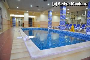 [P12] Piscina interioara, seara » foto by Catzus
 - 
<span class="allrVoted glyphicon glyphicon-heart hidden" id="av444982"></span>
<a class="m-l-10 hidden" id="sv444982" onclick="voting_Foto_DelVot(,444982,1924)" role="button">șterge vot <span class="glyphicon glyphicon-remove"></span></a>
<a id="v9444982" class=" c-red"  onclick="voting_Foto_SetVot(444982)" role="button"><span class="glyphicon glyphicon-heart-empty"></span> <b>LIKE</b> = Votează poza</a> <img class="hidden"  id="f444982W9" src="/imagini/loader.gif" border="0" /><span class="AjErrMes hidden" id="e444982ErM"></span>