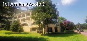 [P15] Corpul din dreapta recepției unde am avut camera. » foto by Aurici
 - 
<span class="allrVoted glyphicon glyphicon-heart hidden" id="av1276181"></span>
<a class="m-l-10 hidden" id="sv1276181" onclick="voting_Foto_DelVot(,1276181,1929)" role="button">șterge vot <span class="glyphicon glyphicon-remove"></span></a>
<a id="v91276181" class=" c-red"  onclick="voting_Foto_SetVot(1276181)" role="button"><span class="glyphicon glyphicon-heart-empty"></span> <b>LIKE</b> = Votează poza</a> <img class="hidden"  id="f1276181W9" src="/imagini/loader.gif" border="0" /><span class="AjErrMes hidden" id="e1276181ErM"></span>