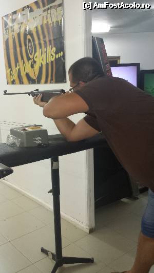 [P15] Tir cu arma » foto by cilie
 - 
<span class="allrVoted glyphicon glyphicon-heart hidden" id="av633198"></span>
<a class="m-l-10 hidden" id="sv633198" onclick="voting_Foto_DelVot(,633198,1929)" role="button">șterge vot <span class="glyphicon glyphicon-remove"></span></a>
<a id="v9633198" class=" c-red"  onclick="voting_Foto_SetVot(633198)" role="button"><span class="glyphicon glyphicon-heart-empty"></span> <b>LIKE</b> = Votează poza</a> <img class="hidden"  id="f633198W9" src="/imagini/loader.gif" border="0" /><span class="AjErrMes hidden" id="e633198ErM"></span>