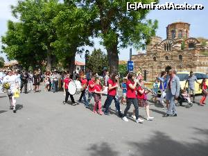 [P16] Defilare cu fanfara prin Old Nesebar » foto by olteanul2010
 - 
<span class="allrVoted glyphicon glyphicon-heart hidden" id="av622361"></span>
<a class="m-l-10 hidden" id="sv622361" onclick="voting_Foto_DelVot(,622361,1936)" role="button">șterge vot <span class="glyphicon glyphicon-remove"></span></a>
<a id="v9622361" class=" c-red"  onclick="voting_Foto_SetVot(622361)" role="button"><span class="glyphicon glyphicon-heart-empty"></span> <b>LIKE</b> = Votează poza</a> <img class="hidden"  id="f622361W9" src="/imagini/loader.gif" border="0" /><span class="AjErrMes hidden" id="e622361ErM"></span>