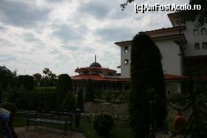 [P14] Prin grădina resortului.  » foto by Flaviu
 - 
<span class="allrVoted glyphicon glyphicon-heart hidden" id="av623655"></span>
<a class="m-l-10 hidden" id="sv623655" onclick="voting_Foto_DelVot(,623655,1936)" role="button">șterge vot <span class="glyphicon glyphicon-remove"></span></a>
<a id="v9623655" class=" c-red"  onclick="voting_Foto_SetVot(623655)" role="button"><span class="glyphicon glyphicon-heart-empty"></span> <b>LIKE</b> = Votează poza</a> <img class="hidden"  id="f623655W9" src="/imagini/loader.gif" border="0" /><span class="AjErrMes hidden" id="e623655ErM"></span>