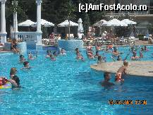 [P06] antren in piscina » foto by danbe
 - 
<span class="allrVoted glyphicon glyphicon-heart hidden" id="av17558"></span>
<a class="m-l-10 hidden" id="sv17558" onclick="voting_Foto_DelVot(,17558,1946)" role="button">șterge vot <span class="glyphicon glyphicon-remove"></span></a>
<a id="v917558" class=" c-red"  onclick="voting_Foto_SetVot(17558)" role="button"><span class="glyphicon glyphicon-heart-empty"></span> <b>LIKE</b> = Votează poza</a> <img class="hidden"  id="f17558W9" src="/imagini/loader.gif" border="0" /><span class="AjErrMes hidden" id="e17558ErM"></span>