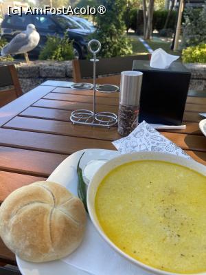 [P23] Bavaria Blu, Mamaia. La meniul zilei, ciorbă de burtă, bine gătită. » foto by Floria
 - 
<span class="allrVoted glyphicon glyphicon-heart hidden" id="av1503954"></span>
<a class="m-l-10 hidden" id="sv1503954" onclick="voting_Foto_DelVot(,1503954,1957)" role="button">șterge vot <span class="glyphicon glyphicon-remove"></span></a>
<a id="v91503954" class=" c-red"  onclick="voting_Foto_SetVot(1503954)" role="button"><span class="glyphicon glyphicon-heart-empty"></span> <b>LIKE</b> = Votează poza</a> <img class="hidden"  id="f1503954W9" src="/imagini/loader.gif" border="0" /><span class="AjErrMes hidden" id="e1503954ErM"></span>