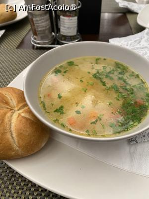 [P26] Hotel Bavaria Blu. La meniul zilei, supă de pui. » foto by Floria
 - 
<span class="allrVoted glyphicon glyphicon-heart hidden" id="av1503957"></span>
<a class="m-l-10 hidden" id="sv1503957" onclick="voting_Foto_DelVot(,1503957,1957)" role="button">șterge vot <span class="glyphicon glyphicon-remove"></span></a>
<a id="v91503957" class=" c-red"  onclick="voting_Foto_SetVot(1503957)" role="button"><span class="glyphicon glyphicon-heart-empty"></span> <b>LIKE</b> = Votează poza</a> <img class="hidden"  id="f1503957W9" src="/imagini/loader.gif" border="0" /><span class="AjErrMes hidden" id="e1503957ErM"></span>