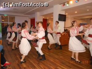 [P28] Hotel Posada - Curtea de Argeș. Divertisment folcloric.  » foto by iulianic
 - 
<span class="allrVoted glyphicon glyphicon-heart hidden" id="av818756"></span>
<a class="m-l-10 hidden" id="sv818756" onclick="voting_Foto_DelVot(,818756,1993)" role="button">șterge vot <span class="glyphicon glyphicon-remove"></span></a>
<a id="v9818756" class=" c-red"  onclick="voting_Foto_SetVot(818756)" role="button"><span class="glyphicon glyphicon-heart-empty"></span> <b>LIKE</b> = Votează poza</a> <img class="hidden"  id="f818756W9" src="/imagini/loader.gif" border="0" /><span class="AjErrMes hidden" id="e818756ErM"></span>