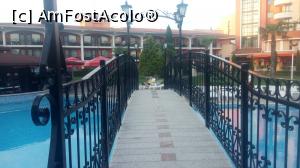 [P08] Pod peste piscină » foto by calim
 - 
<span class="allrVoted glyphicon glyphicon-heart hidden" id="av1309451"></span>
<a class="m-l-10 hidden" id="sv1309451" onclick="voting_Foto_DelVot(,1309451,1998)" role="button">șterge vot <span class="glyphicon glyphicon-remove"></span></a>
<a id="v91309451" class=" c-red"  onclick="voting_Foto_SetVot(1309451)" role="button"><span class="glyphicon glyphicon-heart-empty"></span> <b>LIKE</b> = Votează poza</a> <img class="hidden"  id="f1309451W9" src="/imagini/loader.gif" border="0" /><span class="AjErrMes hidden" id="e1309451ErM"></span>