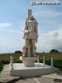 [P22] Cap Caliacra - statuia generalului Ushakov, cel care a infrant armata otomana intr-o mare batalie navala, desi a avut la dispozitie mai putine forte (un strateg deosebit) » foto by bessondm
 - 
<span class="allrVoted glyphicon glyphicon-heart hidden" id="av127390"></span>
<a class="m-l-10 hidden" id="sv127390" onclick="voting_Foto_DelVot(,127390,1998)" role="button">șterge vot <span class="glyphicon glyphicon-remove"></span></a>
<a id="v9127390" class=" c-red"  onclick="voting_Foto_SetVot(127390)" role="button"><span class="glyphicon glyphicon-heart-empty"></span> <b>LIKE</b> = Votează poza</a> <img class="hidden"  id="f127390W9" src="/imagini/loader.gif" border="0" /><span class="AjErrMes hidden" id="e127390ErM"></span>