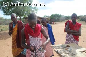 [P22] Ghidul si razboinicii la distribuirea bijuteriilor cumparate.  » foto by glcitizen
 - 
<span class="allrVoted glyphicon glyphicon-heart hidden" id="av726753"></span>
<a class="m-l-10 hidden" id="sv726753" onclick="voting_Foto_DelVot(,726753,2009)" role="button">șterge vot <span class="glyphicon glyphicon-remove"></span></a>
<a id="v9726753" class=" c-red"  onclick="voting_Foto_SetVot(726753)" role="button"><span class="glyphicon glyphicon-heart-empty"></span> <b>LIKE</b> = Votează poza</a> <img class="hidden"  id="f726753W9" src="/imagini/loader.gif" border="0" /><span class="AjErrMes hidden" id="e726753ErM"></span>