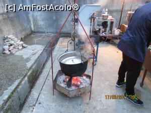 [P02] Bunatati la ceaun pregatite de personalul de la Dobru pentru noi » foto by elviramvio
 - 
<span class="allrVoted glyphicon glyphicon-heart hidden" id="av842072"></span>
<a class="m-l-10 hidden" id="sv842072" onclick="voting_Foto_DelVot(,842072,2010)" role="button">șterge vot <span class="glyphicon glyphicon-remove"></span></a>
<a id="v9842072" class=" c-red"  onclick="voting_Foto_SetVot(842072)" role="button"><span class="glyphicon glyphicon-heart-empty"></span> <b>LIKE</b> = Votează poza</a> <img class="hidden"  id="f842072W9" src="/imagini/loader.gif" border="0" /><span class="AjErrMes hidden" id="e842072ErM"></span>