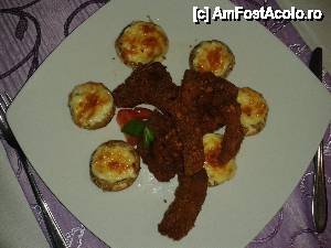[P04] cotlet de berbec in crusta de fistic si ciuperci umplute » foto by Dianitta
 - 
<span class="allrVoted glyphicon glyphicon-heart hidden" id="av422104"></span>
<a class="m-l-10 hidden" id="sv422104" onclick="voting_Foto_DelVot(,422104,2014)" role="button">șterge vot <span class="glyphicon glyphicon-remove"></span></a>
<a id="v9422104" class=" c-red"  onclick="voting_Foto_SetVot(422104)" role="button"><span class="glyphicon glyphicon-heart-empty"></span> <b>LIKE</b> = Votează poza</a> <img class="hidden"  id="f422104W9" src="/imagini/loader.gif" border="0" /><span class="AjErrMes hidden" id="e422104ErM"></span>