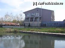 [P08] Perla Hotel - vazut dinspre lacul cu nuferi, rezervatie a naturii » foto by sunflower
 - 
<span class="allrVoted glyphicon glyphicon-heart hidden" id="av310148"></span>
<a class="m-l-10 hidden" id="sv310148" onclick="voting_Foto_DelVot(,310148,2014)" role="button">șterge vot <span class="glyphicon glyphicon-remove"></span></a>
<a id="v9310148" class=" c-red"  onclick="voting_Foto_SetVot(310148)" role="button"><span class="glyphicon glyphicon-heart-empty"></span> <b>LIKE</b> = Votează poza</a> <img class="hidden"  id="f310148W9" src="/imagini/loader.gif" border="0" /><span class="AjErrMes hidden" id="e310148ErM"></span>