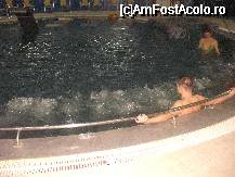 [P06] Una dintre cele 2 piscine interioare gemene, un pic cam subdimensionate insa compenseaza prin multiudinea procedeelor de vibromasaj, apa termala foarte buna 37 grade temperatura » foto by danyepz
 - 
<span class="allrVoted glyphicon glyphicon-heart hidden" id="av24198"></span>
<a class="m-l-10 hidden" id="sv24198" onclick="voting_Foto_DelVot(,24198,2030)" role="button">șterge vot <span class="glyphicon glyphicon-remove"></span></a>
<a id="v924198" class=" c-red"  onclick="voting_Foto_SetVot(24198)" role="button"><span class="glyphicon glyphicon-heart-empty"></span> <b>LIKE</b> = Votează poza</a> <img class="hidden"  id="f24198W9" src="/imagini/loader.gif" border="0" /><span class="AjErrMes hidden" id="e24198ErM"></span>