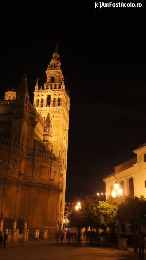 [P08] Turnul Giralda si portocali.  » foto by dr.razvan
 - 
<span class="allrVoted glyphicon glyphicon-heart hidden" id="av685565"></span>
<a class="m-l-10 hidden" id="sv685565" onclick="voting_Foto_DelVot(,685565,2251)" role="button">șterge vot <span class="glyphicon glyphicon-remove"></span></a>
<a id="v9685565" class=" c-red"  onclick="voting_Foto_SetVot(685565)" role="button"><span class="glyphicon glyphicon-heart-empty"></span> <b>LIKE</b> = Votează poza</a> <img class="hidden"  id="f685565W9" src="/imagini/loader.gif" border="0" /><span class="AjErrMes hidden" id="e685565ErM"></span>
