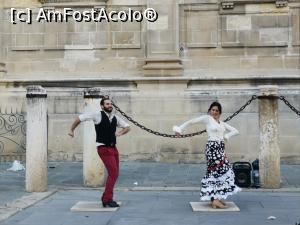 [P11] În Sevilia, la fiecare colț de stradă găsești flamenco.  » foto by Aurici
 - 
<span class="allrVoted glyphicon glyphicon-heart hidden" id="av1093151"></span>
<a class="m-l-10 hidden" id="sv1093151" onclick="voting_Foto_DelVot(,1093151,2251)" role="button">șterge vot <span class="glyphicon glyphicon-remove"></span></a>
<a id="v91093151" class=" c-red"  onclick="voting_Foto_SetVot(1093151)" role="button"><span class="glyphicon glyphicon-heart-empty"></span> <b>LIKE</b> = Votează poza</a> <img class="hidden"  id="f1093151W9" src="/imagini/loader.gif" border="0" /><span class="AjErrMes hidden" id="e1093151ErM"></span>