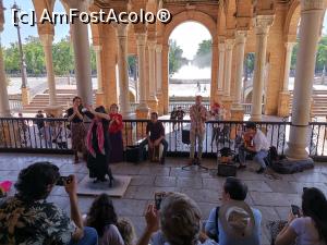 [P04] Piața Spaniei, Sevilia. Flamenco de stradă.  » foto by Aurici
 - 
<span class="allrVoted glyphicon glyphicon-heart hidden" id="av1093144"></span>
<a class="m-l-10 hidden" id="sv1093144" onclick="voting_Foto_DelVot(,1093144,2251)" role="button">șterge vot <span class="glyphicon glyphicon-remove"></span></a>
<a id="v91093144" class=" c-red"  onclick="voting_Foto_SetVot(1093144)" role="button"><span class="glyphicon glyphicon-heart-empty"></span> <b>LIKE</b> = Votează poza</a> <img class="hidden"  id="f1093144W9" src="/imagini/loader.gif" border="0" /><span class="AjErrMes hidden" id="e1093144ErM"></span>