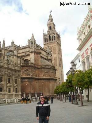 [P10] Catedrala si La Giralda » foto by Artana
 - 
<span class="allrVoted glyphicon glyphicon-heart hidden" id="av566632"></span>
<a class="m-l-10 hidden" id="sv566632" onclick="voting_Foto_DelVot(,566632,2251)" role="button">șterge vot <span class="glyphicon glyphicon-remove"></span></a>
<a id="v9566632" class=" c-red"  onclick="voting_Foto_SetVot(566632)" role="button"><span class="glyphicon glyphicon-heart-empty"></span> <b>LIKE</b> = Votează poza</a> <img class="hidden"  id="f566632W9" src="/imagini/loader.gif" border="0" /><span class="AjErrMes hidden" id="e566632ErM"></span>