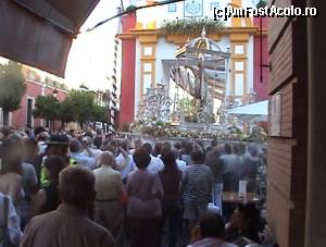 [P25] Procesiune de Corpus Christi în Plaza San Salvador din faţa bisericii cu acelaşi nume.  » foto by Carmen Ion
 - 
<span class="allrVoted glyphicon glyphicon-heart hidden" id="av608917"></span>
<a class="m-l-10 hidden" id="sv608917" onclick="voting_Foto_DelVot(,608917,2251)" role="button">șterge vot <span class="glyphicon glyphicon-remove"></span></a>
<a id="v9608917" class=" c-red"  onclick="voting_Foto_SetVot(608917)" role="button"><span class="glyphicon glyphicon-heart-empty"></span> <b>LIKE</b> = Votează poza</a> <img class="hidden"  id="f608917W9" src="/imagini/loader.gif" border="0" /><span class="AjErrMes hidden" id="e608917ErM"></span>