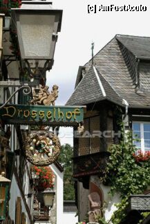 [P01] Rudesheim -Drosselgasse » foto by Cristian_h
 - 
<span class="allrVoted glyphicon glyphicon-heart hidden" id="av7029"></span>
<a class="m-l-10 hidden" id="sv7029" onclick="voting_Foto_DelVot(,7029,2278)" role="button">șterge vot <span class="glyphicon glyphicon-remove"></span></a>
<a id="v97029" class=" c-red"  onclick="voting_Foto_SetVot(7029)" role="button"><span class="glyphicon glyphicon-heart-empty"></span> <b>LIKE</b> = Votează poza</a> <img class="hidden"  id="f7029W9" src="/imagini/loader.gif" border="0" /><span class="AjErrMes hidden" id="e7029ErM"></span>