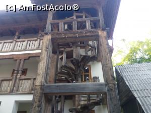 [P02] Vila Bârsana - scara exterioară » foto by calator65
 - 
<span class="allrVoted glyphicon glyphicon-heart hidden" id="av1313519"></span>
<a class="m-l-10 hidden" id="sv1313519" onclick="voting_Foto_DelVot(,1313519,2299)" role="button">șterge vot <span class="glyphicon glyphicon-remove"></span></a>
<a id="v91313519" class=" c-red"  onclick="voting_Foto_SetVot(1313519)" role="button"><span class="glyphicon glyphicon-heart-empty"></span> <b>LIKE</b> = Votează poza</a> <img class="hidden"  id="f1313519W9" src="/imagini/loader.gif" border="0" /><span class="AjErrMes hidden" id="e1313519ErM"></span>