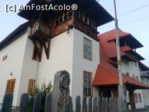 [P05] Vila Bârsana - fațada » foto by calator65
 - 
<span class="allrVoted glyphicon glyphicon-heart hidden" id="av1313522"></span>
<a class="m-l-10 hidden" id="sv1313522" onclick="voting_Foto_DelVot(,1313522,2299)" role="button">șterge vot <span class="glyphicon glyphicon-remove"></span></a>
<a id="v91313522" class=" c-red"  onclick="voting_Foto_SetVot(1313522)" role="button"><span class="glyphicon glyphicon-heart-empty"></span> <b>LIKE</b> = Votează poza</a> <img class="hidden"  id="f1313522W9" src="/imagini/loader.gif" border="0" /><span class="AjErrMes hidden" id="e1313522ErM"></span>
