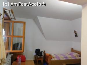 [P06] Vila Bârsana - camera » foto by calator65
 - 
<span class="allrVoted glyphicon glyphicon-heart hidden" id="av1313523"></span>
<a class="m-l-10 hidden" id="sv1313523" onclick="voting_Foto_DelVot(,1313523,2299)" role="button">șterge vot <span class="glyphicon glyphicon-remove"></span></a>
<a id="v91313523" class=" c-red"  onclick="voting_Foto_SetVot(1313523)" role="button"><span class="glyphicon glyphicon-heart-empty"></span> <b>LIKE</b> = Votează poza</a> <img class="hidden"  id="f1313523W9" src="/imagini/loader.gif" border="0" /><span class="AjErrMes hidden" id="e1313523ErM"></span>