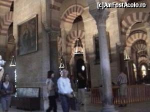 [P10] Interior Mezquita: combinaţia surprinzătoare de coloane susţinute de arcade, de sorginte maură, şi tablouri religioase (catolice)  » foto by Carmen Ion
 - 
<span class="allrVoted glyphicon glyphicon-heart hidden" id="av608684"></span>
<a class="m-l-10 hidden" id="sv608684" onclick="voting_Foto_DelVot(,608684,2304)" role="button">șterge vot <span class="glyphicon glyphicon-remove"></span></a>
<a id="v9608684" class=" c-red"  onclick="voting_Foto_SetVot(608684)" role="button"><span class="glyphicon glyphicon-heart-empty"></span> <b>LIKE</b> = Votează poza</a> <img class="hidden"  id="f608684W9" src="/imagini/loader.gif" border="0" /><span class="AjErrMes hidden" id="e608684ErM"></span>
