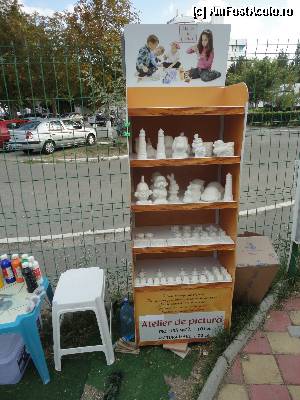 [P14] Babyland-ul, partea cu atelierul de pictura, unde pentru 10 sau 20 lei, copilul primeste o figurina mica sau mai marisoara, din ipsos, citeva pensoane si vopsele cu uscare rapida » foto by ilincalif*
 - 
<span class="allrVoted glyphicon glyphicon-heart hidden" id="av369427"></span>
<a class="m-l-10 hidden" id="sv369427" onclick="voting_Foto_DelVot(,369427,2316)" role="button">șterge vot <span class="glyphicon glyphicon-remove"></span></a>
<a id="v9369427" class=" c-red"  onclick="voting_Foto_SetVot(369427)" role="button"><span class="glyphicon glyphicon-heart-empty"></span> <b>LIKE</b> = Votează poza</a> <img class="hidden"  id="f369427W9" src="/imagini/loader.gif" border="0" /><span class="AjErrMes hidden" id="e369427ErM"></span>