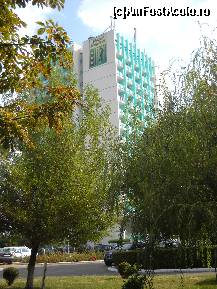 [P07] Hotelul Capitol vazut de pe aleea statiunii » foto by inutiu
 - 
<span class="allrVoted glyphicon glyphicon-heart hidden" id="av308058"></span>
<a class="m-l-10 hidden" id="sv308058" onclick="voting_Foto_DelVot(,308058,2316)" role="button">șterge vot <span class="glyphicon glyphicon-remove"></span></a>
<a id="v9308058" class=" c-red"  onclick="voting_Foto_SetVot(308058)" role="button"><span class="glyphicon glyphicon-heart-empty"></span> <b>LIKE</b> = Votează poza</a> <img class="hidden"  id="f308058W9" src="/imagini/loader.gif" border="0" /><span class="AjErrMes hidden" id="e308058ErM"></span>