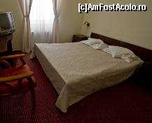 [P05] camera dubla Hotel Ferdinand » foto by veras911
 - 
<span class="allrVoted glyphicon glyphicon-heart hidden" id="av24397"></span>
<a class="m-l-10 hidden" id="sv24397" onclick="voting_Foto_DelVot(,24397,2370)" role="button">șterge vot <span class="glyphicon glyphicon-remove"></span></a>
<a id="v924397" class=" c-red"  onclick="voting_Foto_SetVot(24397)" role="button"><span class="glyphicon glyphicon-heart-empty"></span> <b>LIKE</b> = Votează poza</a> <img class="hidden"  id="f24397W9" src="/imagini/loader.gif" border="0" /><span class="AjErrMes hidden" id="e24397ErM"></span>