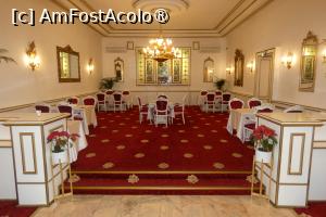 [P22] Sala mare a restaurantului » foto by Claudiu U.
 - 
<span class="allrVoted glyphicon glyphicon-heart hidden" id="av1477826"></span>
<a class="m-l-10 hidden" id="sv1477826" onclick="voting_Foto_DelVot(,1477826,2409)" role="button">șterge vot <span class="glyphicon glyphicon-remove"></span></a>
<a id="v91477826" class=" c-red"  onclick="voting_Foto_SetVot(1477826)" role="button"><span class="glyphicon glyphicon-heart-empty"></span> <b>LIKE</b> = Votează poza</a> <img class="hidden"  id="f1477826W9" src="/imagini/loader.gif" border="0" /><span class="AjErrMes hidden" id="e1477826ErM"></span>