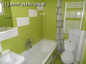 [P10] Baia apartamentului. » foto by Safta Radu
 - 
<span class="allrVoted glyphicon glyphicon-heart hidden" id="av1252155"></span>
<a class="m-l-10 hidden" id="sv1252155" onclick="voting_Foto_DelVot(,1252155,2429)" role="button">șterge vot <span class="glyphicon glyphicon-remove"></span></a>
<a id="v91252155" class=" c-red"  onclick="voting_Foto_SetVot(1252155)" role="button"><span class="glyphicon glyphicon-heart-empty"></span> <b>LIKE</b> = Votează poza</a> <img class="hidden"  id="f1252155W9" src="/imagini/loader.gif" border="0" /><span class="AjErrMes hidden" id="e1252155ErM"></span>